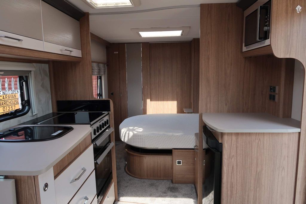 COACHMAN VIP 575 (10)